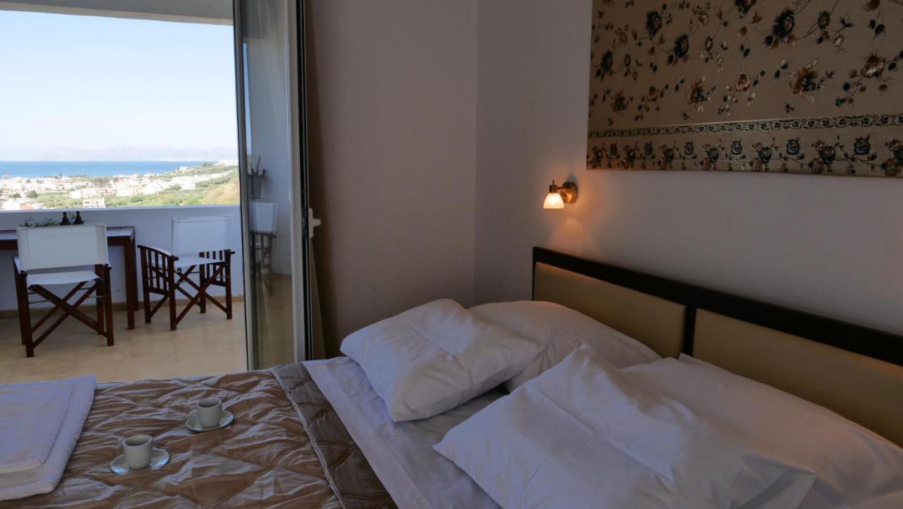 Thea Apartment Agia Marina Exterior foto